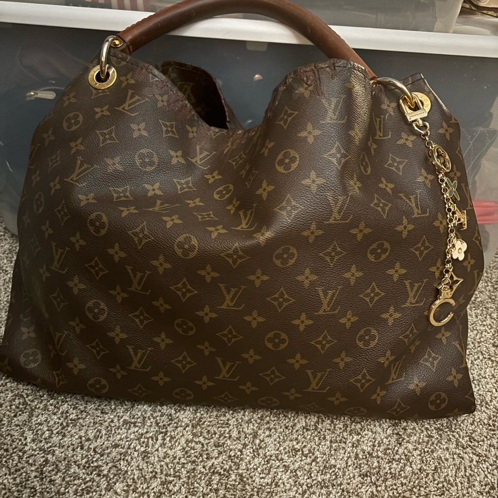 Louis Vuitton artsy GM